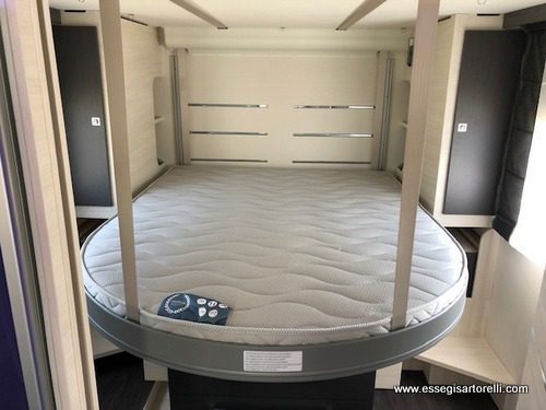 Chausson Premium 778 gamma 2020 maxi cabina bagno con letto nautico a scomparsa e basculante full