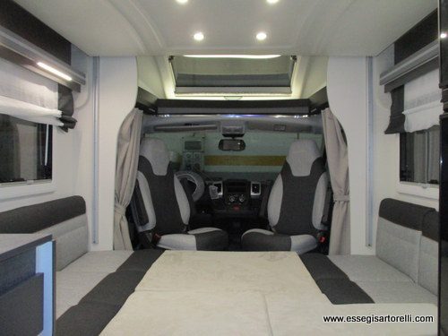 Chausson 650 gamma 2020 semintegrale crossover compatto garage 636 cm full