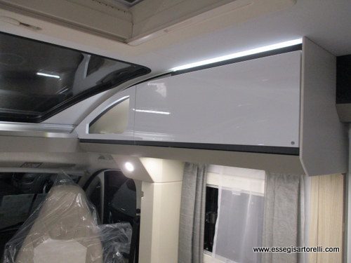 Adria Compact PLUS DL letti gemelli garage gamma 2020 140 cv 699 cm full