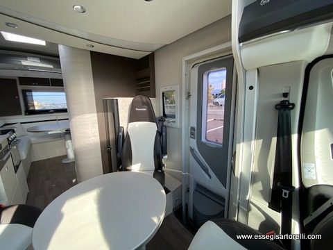 Chausson Travel Line Premium 711 doppia porta garage doppi basculante 2020 UNIPROPRIETARIO 9.480 km full
