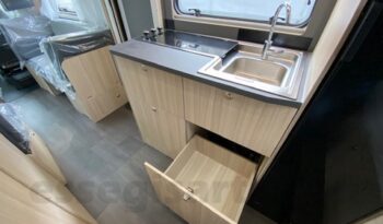 Adria Sunliving A 70 DK GARAGE 7 posti omologati 699 cm gamma 2021 140 cv pieno