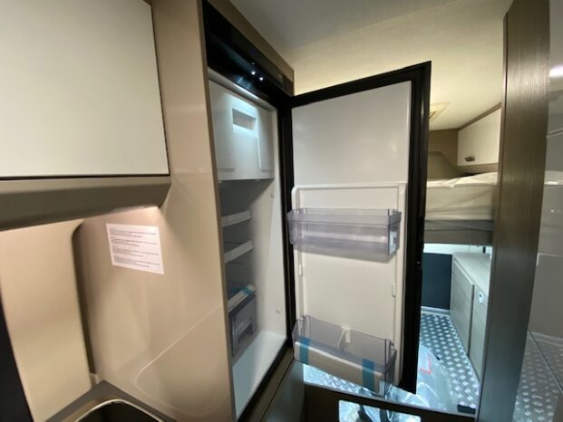 Chausson V690 VIP ROADLINE TETTO SOLLEVABILE POP-UP 2021 636 cm LETTO ELETTRICO pieno