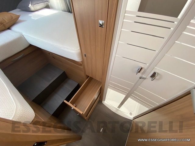 Adria Coral XL Axess A 670 SL 140 CV GAMMA 2022 garage letti gemelli full