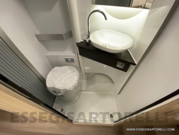 Adria Compact AXESS DL letti gemelli garage gamma 2022 140 cv 699 cm pieno