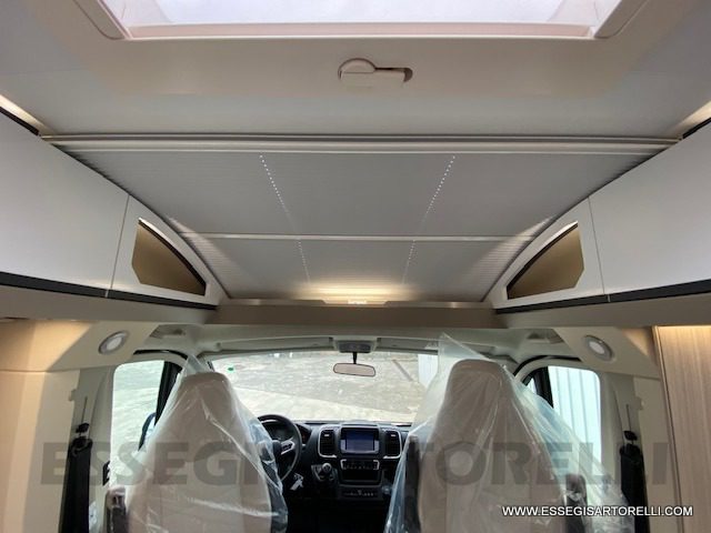 Adria Compact PLUS SL letti gemelli garage gamma 2022 140 cv 679 cm full