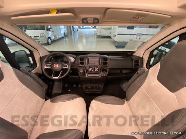New Chausson V 594 ROADLINE PREMIUM new Ducato 140 cv 599 cm pieno