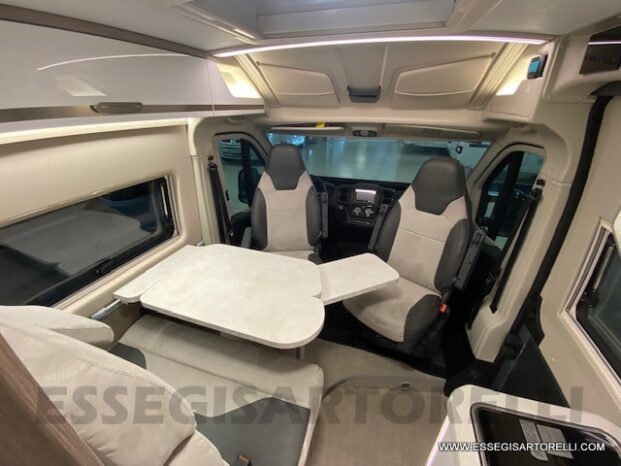 New Chausson V 594 ROADLINE PREMIUM new Ducato 140 cv 599 cm pieno
