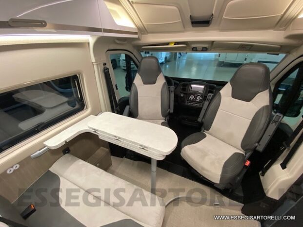 New Chausson V 594 ROADLINE PREMIUM new Ducato 140 cv 599 cm pieno