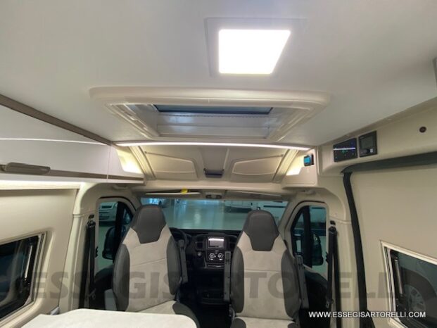 New Chausson V 594 ROADLINE PREMIUM new Ducato 140 cv 599 cm pieno