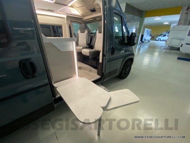 New Chausson V 594 ROADLINE PREMIUM new Ducato 140 cv 599 cm pieno