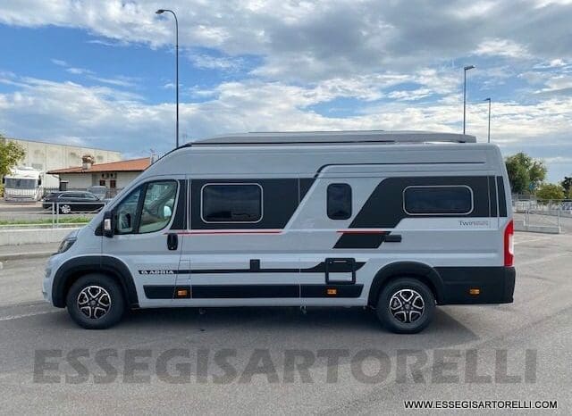 Adria Twin Sports 640 SGX Supreme 35H 140 cv tetto sollevabile webasto skyroof pieno