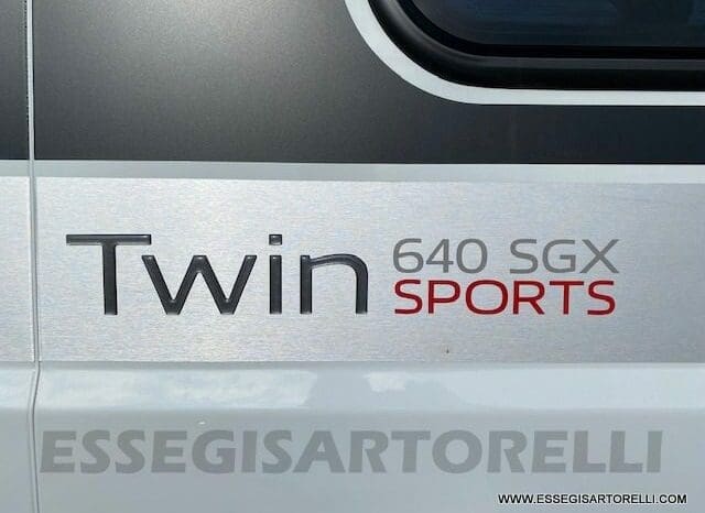 Adria Twin Sports 640 SGX Supreme 35H 140 cv tetto sollevabile webasto skyroof pieno