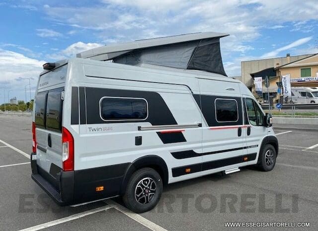 Adria Twin Sports 640 SGX Supreme 35H 140 cv tetto sollevabile webasto skyroof pieno