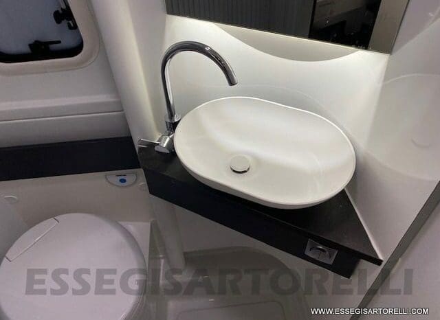 Adria Twin Sports 640 SGX Supreme 35H 140 cv tetto sollevabile webasto skyroof pieno