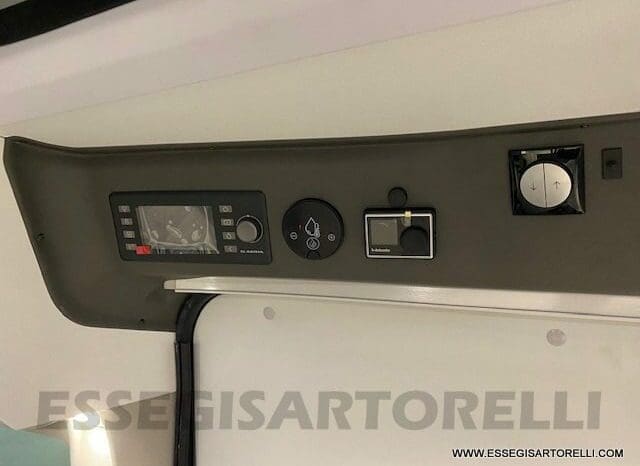 Adria Twin Sports 640 SGX Supreme 35H 140 cv tetto sollevabile webasto skyroof pieno