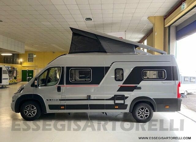 Adria Twin Sports 640 SGX Supreme 35H 140 cv tetto sollevabile webasto skyroof pieno