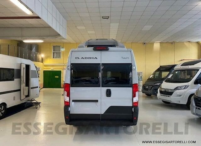 Adria Twin Sports 640 SGX Supreme 35H 140 cv tetto sollevabile webasto skyroof pieno