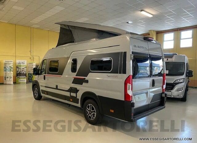 Adria Twin Sports 640 SGX Supreme 35H 140 cv tetto sollevabile webasto skyroof pieno