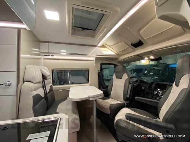 New Chausson V 594 ROADLINE PREMIUM new Ducato 140 cv 599 cm pieno