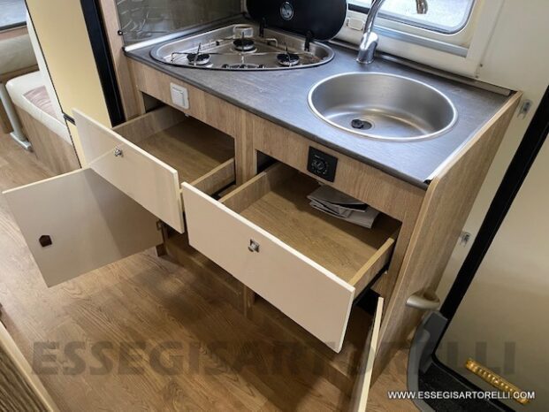 P.L.A Mister 435 mansardato 7 posti omologati 695 cm Clima Cellula Telair pieno