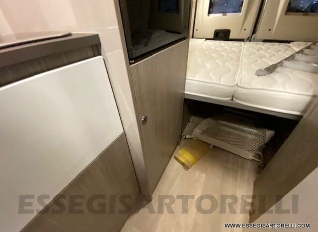 CAMPER PURO VAN AUTOMATICO 4+1 LETTO 4 VIAGGIO NOLEGGIO pieno