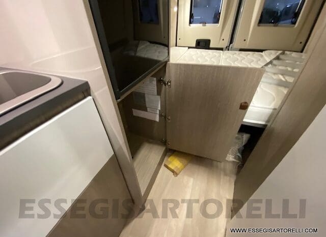 CAMPER PURO VAN AUTOMATICO 4+1 LETTO 4 VIAGGIO NOLEGGIO pieno