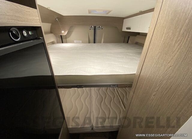 CAMPER PURO VAN AUTOMATICO 4+1 LETTO 4 VIAGGIO NOLEGGIO pieno