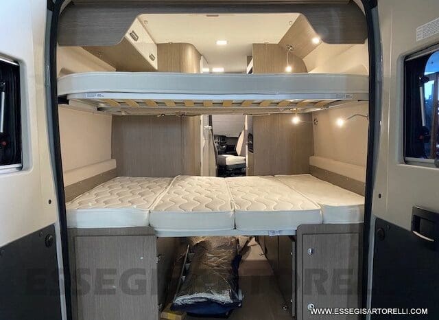 CAMPER PURO VAN AUTOMATICO 4+1 LETTO 4 VIAGGIO NOLEGGIO pieno