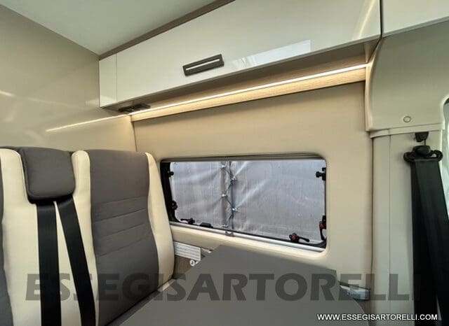 CAMPER PURO VAN AUTOMATICO 4+1 LETTO 4 VIAGGIO NOLEGGIO pieno