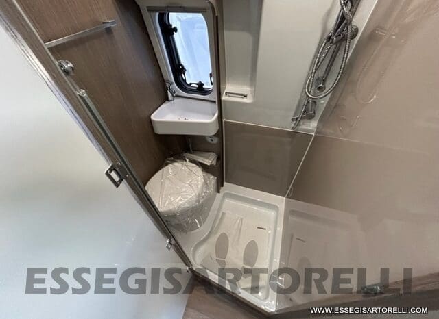 CAMPER PURO VAN AUTOMATICO 4+1 LETTO 4 VIAGGIO NOLEGGIO pieno