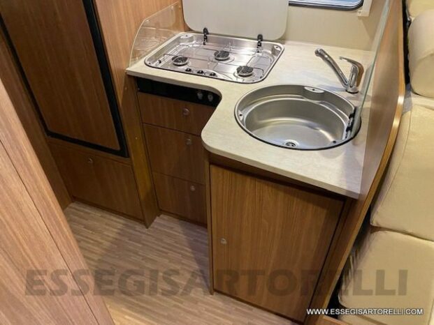 Semintegrale CARADO T 448 garage e basculante LETTI GEMELLI 2015 FULL euro 5 pieno