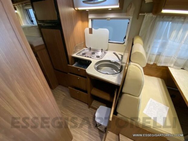 Semintegrale CARADO T 448 garage e basculante LETTI GEMELLI 2015 FULL euro 5 pieno