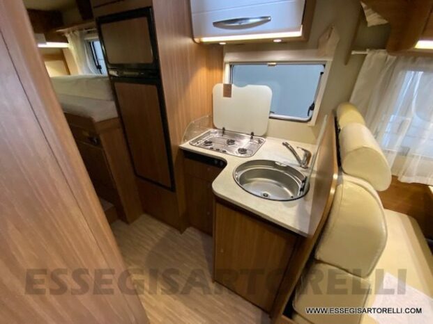 Semintegrale CARADO T 448 garage e basculante LETTI GEMELLI 2015 FULL euro 5 pieno