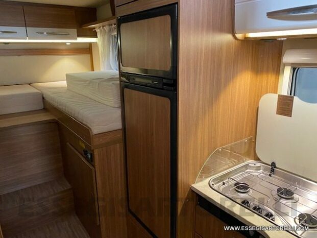 Semintegrale CARADO T 448 garage e basculante LETTI GEMELLI 2015 FULL euro 5 pieno