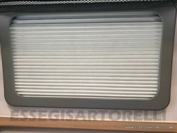 BURSTNER IXEO 664 SEMINTEGRALE CROSSOVER BASCULANTE 2009 674 cm pieno