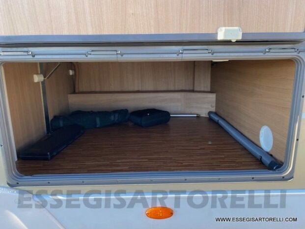 BURSTNER IXEO 664 SEMINTEGRALE CROSSOVER BASCULANTE 2009 674 cm pieno
