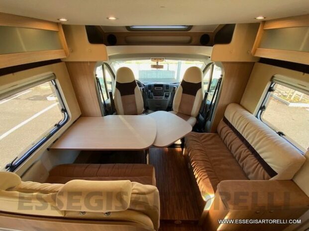 BURSTNER IXEO 664 SEMINTEGRALE CROSSOVER BASCULANTE 2009 674 cm pieno