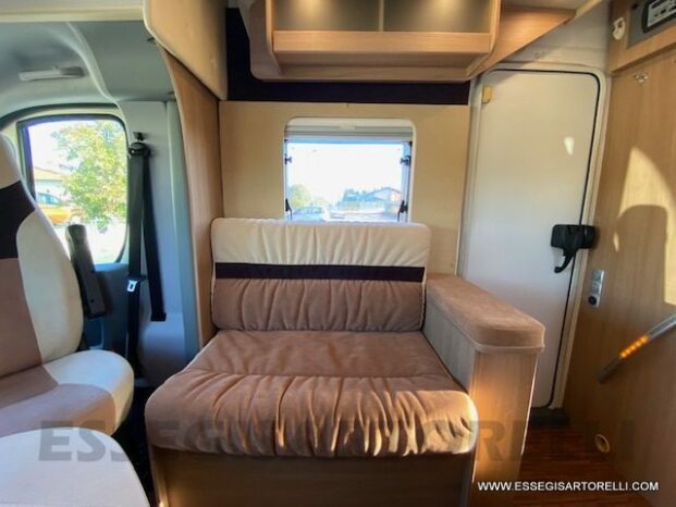 BURSTNER IXEO 664 SEMINTEGRALE CROSSOVER BASCULANTE 2009 674 cm pieno