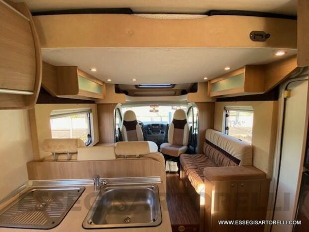 BURSTNER IXEO 664 SEMINTEGRALE CROSSOVER BASCULANTE 2009 674 cm pieno