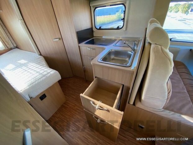 BURSTNER IXEO 664 SEMINTEGRALE CROSSOVER BASCULANTE 2009 674 cm pieno