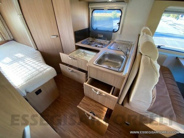 BURSTNER IXEO 664 SEMINTEGRALE CROSSOVER BASCULANTE 2009 674 cm pieno