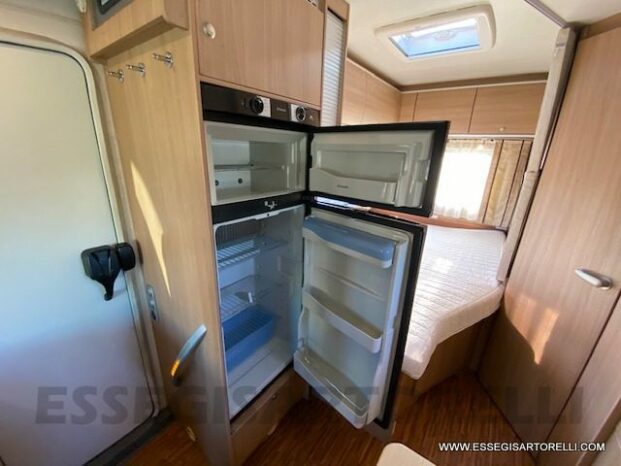 BURSTNER IXEO 664 SEMINTEGRALE CROSSOVER BASCULANTE 2009 674 cm pieno