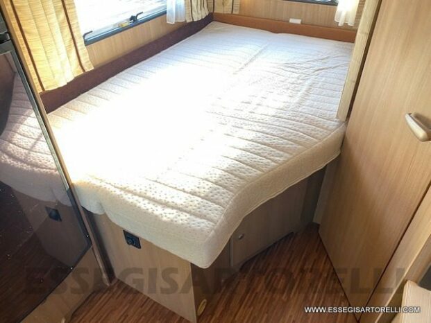 BURSTNER IXEO 664 SEMINTEGRALE CROSSOVER BASCULANTE 2009 674 cm pieno