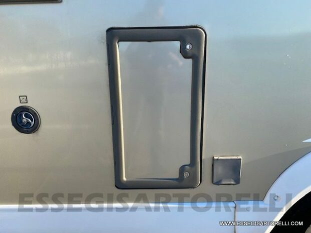 BURSTNER IXEO 664 SEMINTEGRALE CROSSOVER BASCULANTE 2009 674 cm pieno