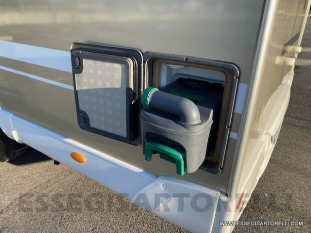 BURSTNER IXEO 664 SEMINTEGRALE CROSSOVER BASCULANTE 2009 674 cm pieno