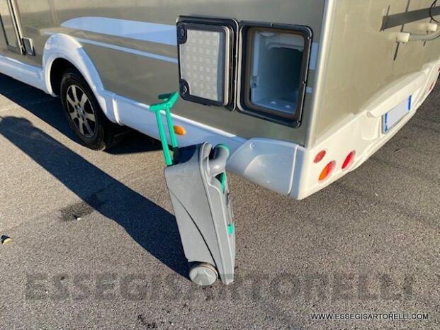 BURSTNER IXEO 664 SEMINTEGRALE CROSSOVER BASCULANTE 2009 674 cm pieno
