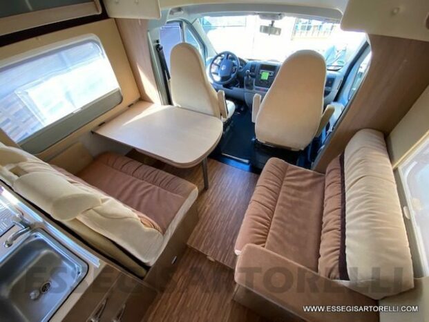 BURSTNER IXEO 664 SEMINTEGRALE CROSSOVER BASCULANTE 2009 674 cm pieno