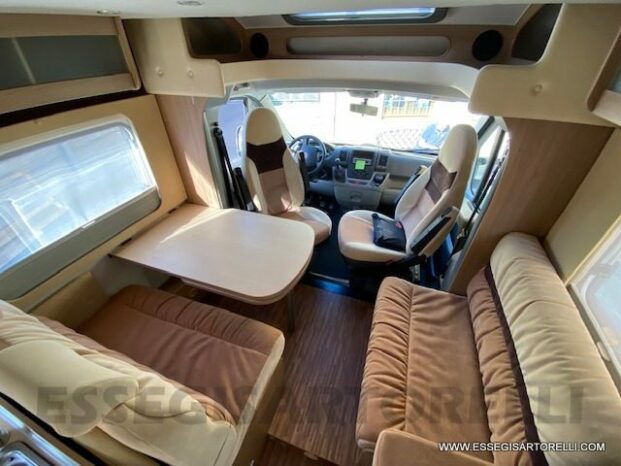 BURSTNER IXEO 664 SEMINTEGRALE CROSSOVER BASCULANTE 2009 674 cm pieno