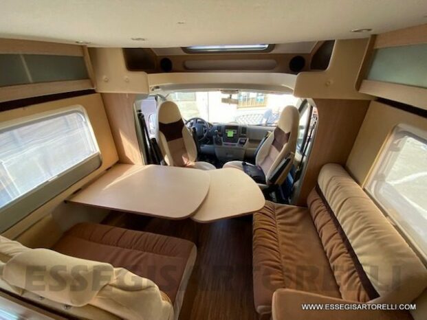 BURSTNER IXEO 664 SEMINTEGRALE CROSSOVER BASCULANTE 2009 674 cm pieno