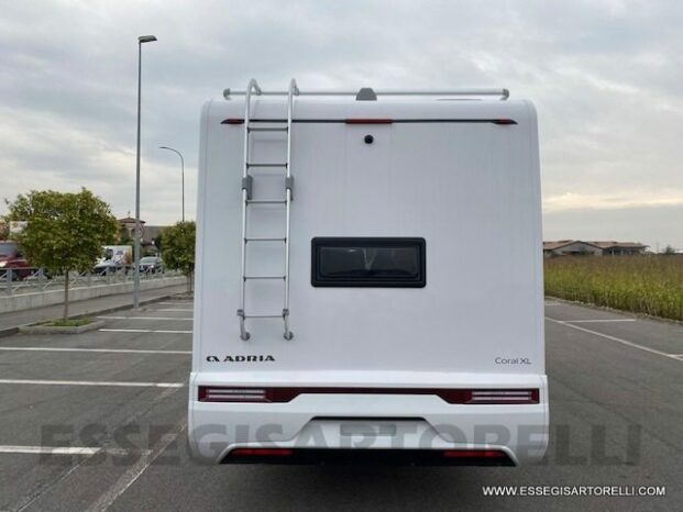 Adria New Coral AXESS XL A 650 DK GAMMA 2023 7 POSTI LETTO 6 OMOLOGATI DOPPIO PAVIMENTO pieno